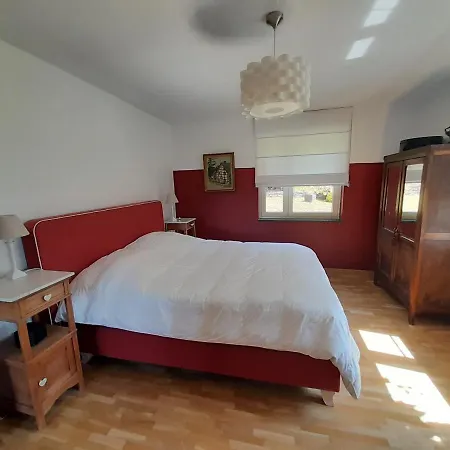 Au Bout Du Village Holiday home *